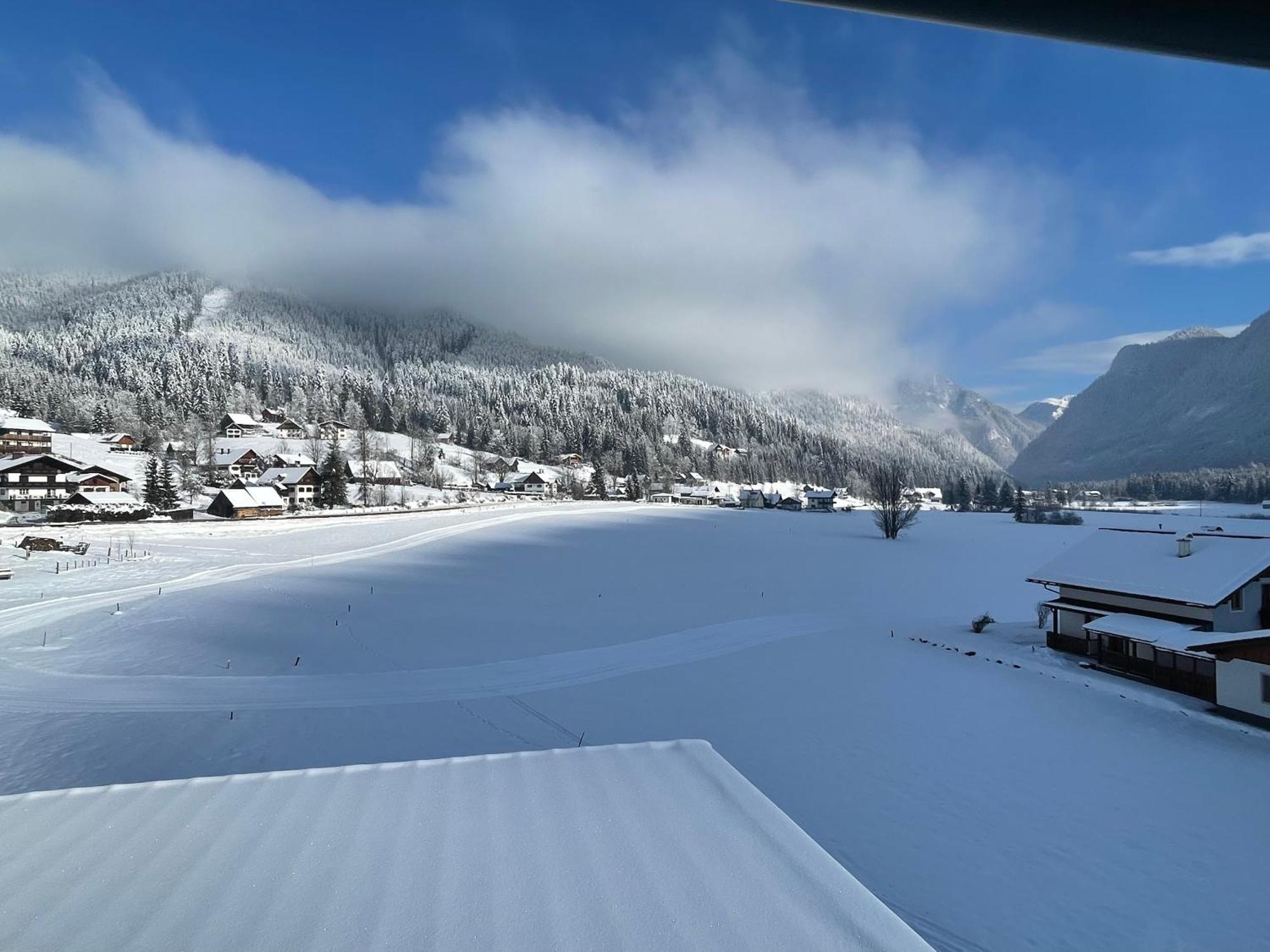 Almsternderl 2.0 - Gemuetliches Appartment In Gosau Dış mekan fotoğraf